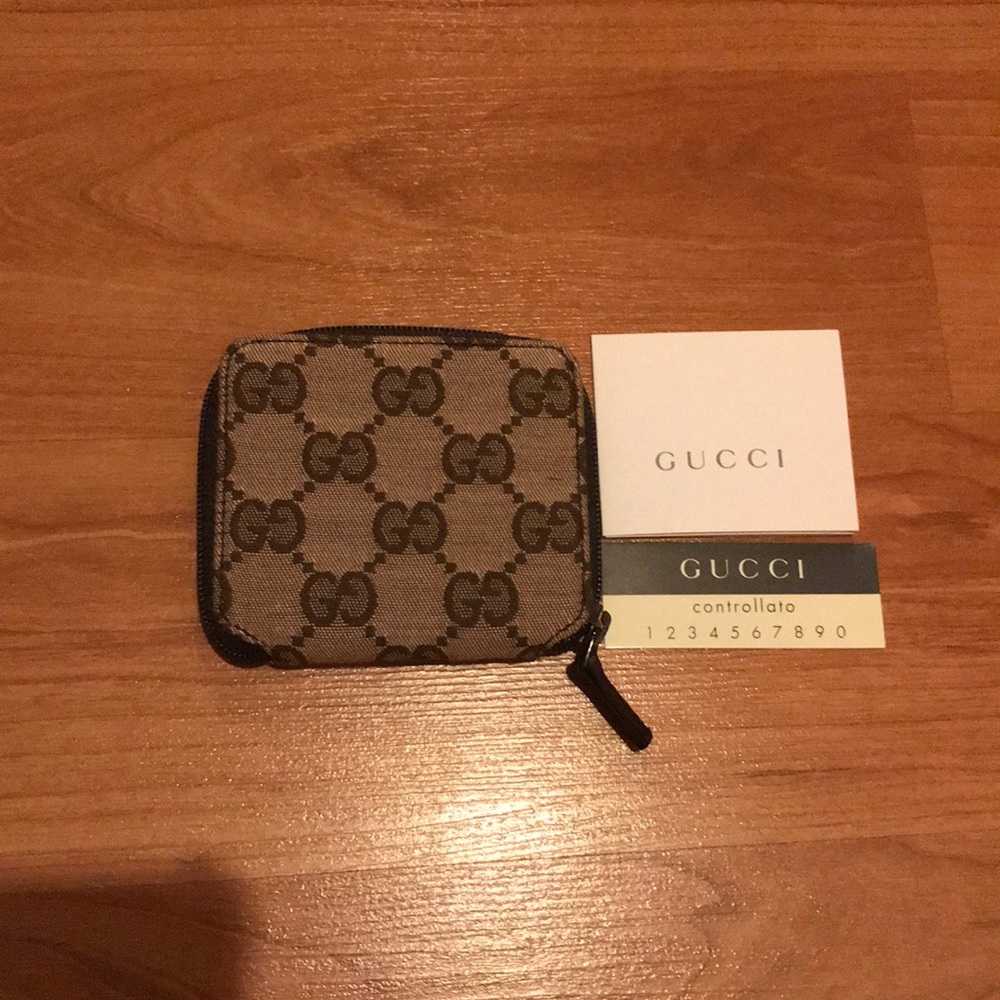 Authentic Gucci GG Coin Purse